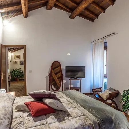 Casa Roma Bed & Breakfast 4*