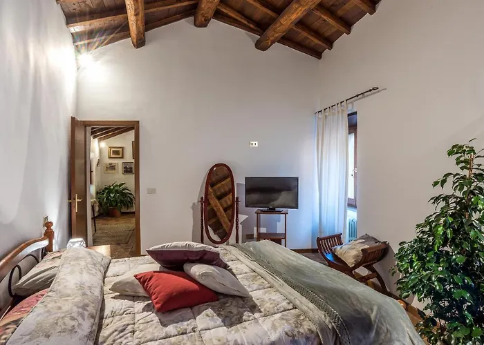 Casa Roma Bed & Breakfast 4*